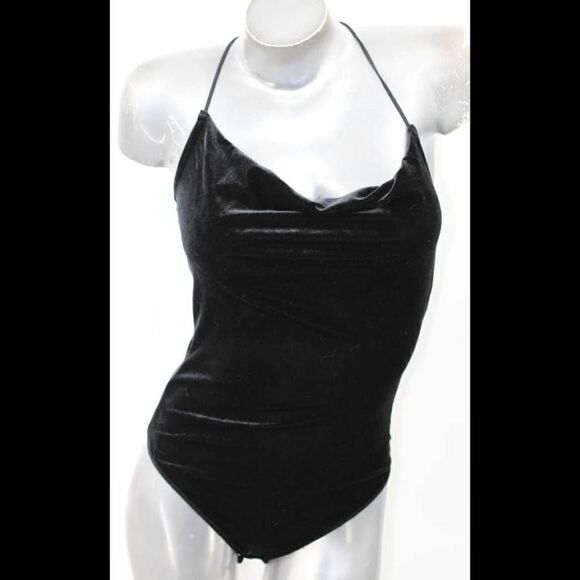 Abercrombie & Fitch Black Cowl Neck Bodysuit Size XS NWT.
Sku 541 - Picture 1 of 8